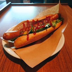 HOT DOG（ソーセージ・レタス・ピクルス・フランスパン・マスタード）