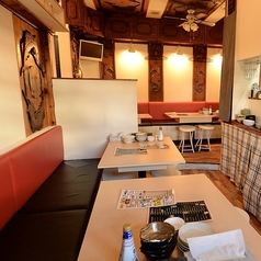 明るく開放的な店内は飲み会や宴会に最適