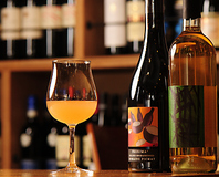 ソムリエ厳選ワインなど、幅広いお酒をご用意◎