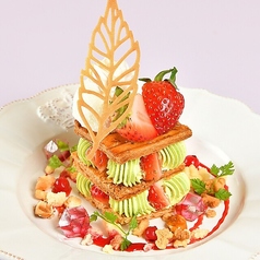 贅沢なイチゴのミルフィーユ