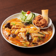 爆弾級の満足度！豪華ランチに食欲が止まらない♪