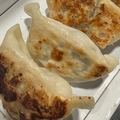 料理メニュー写真&nbsp;あつあつ肉汁餃子 5個 / 水餃子 / 鮭チャーハン / キムチチャーハン / レタスチャーハン