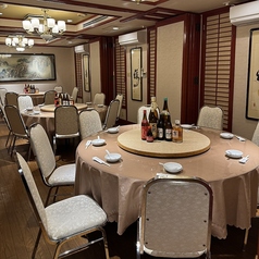 【3階テーブル席】円卓10名×3卓☆新店ＯＰＥＮで店内はとても綺麗で清潔感があります☆フロア貸切なども可能ですのでお気軽にお問い合わせ頂きご相談下さい！！