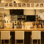 8名様まで入れる広々としたカウンター席をご用意。お一人様や少人数のお客様にぴったりのお席です◎