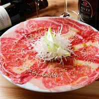 炭火で焼く、上質なお肉たち