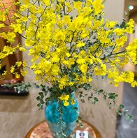 空間に季節の花を。心尽くしのおもてなし