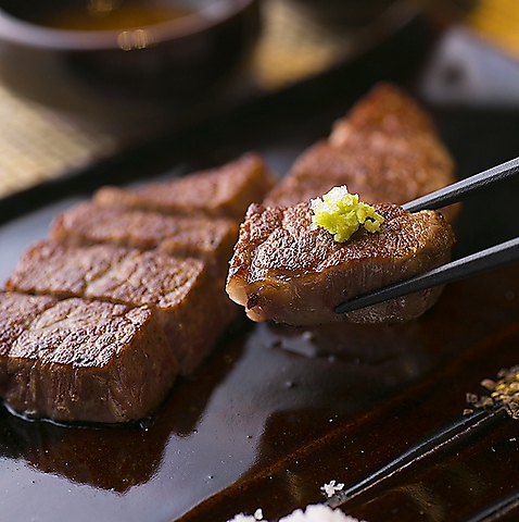 神戸牛を扱い百四十年！肉汁たっぷり旨味ぎっしり！の絶品神戸ビーフをご堪能ください