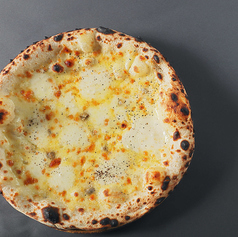 4種の濃厚チーズピッツァ