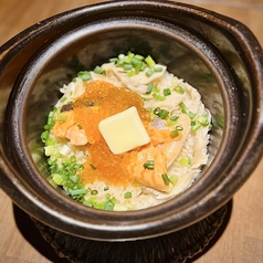 秋鮭と、いくらの九州醤油バターの写真