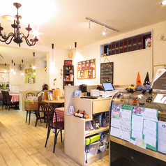 店舗全体を贅沢に貸切っての最大30名様までの大規模なパーティーやご宴会も承ります。結婚式の二次会や会社のお集まりなど、特別なイベントに最適です。充実した飲み放題付きコースで、参加される皆様にご満足いただけるひとときを演出いたします。心温まるおもてなしと美味しい本格イタリアンで、最高の思い出作りを♪