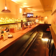 立ち飲み◎椅子は8席ご用意！気軽に楽しもう♪