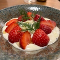 料理メニュー写真&nbsp;3 人気!!旬のフルーツとなめらかクリームチーズを添えて