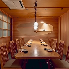 幻想的な店内空間！扉付完全個室多数！8名様～10名様までOK！誕生日や女子会にオススメ◎名駅で人気の完全個室は早めのご予約が◎♪記念日デザートプレート、女子会クーポンなどお得なクーポンが豊富に用意！名駅で完全個室の居酒屋をお探しならゆらりへ♪