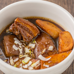 角煮／豚肉の甘辛酢炒め／豚足の醤油煮