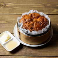 地元の米とこだわりのパンをご提供しております！