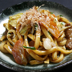 近江牛ホルモンと青梗菜と緑豆もやしの焼きうどん