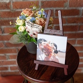 当店は結婚式の二次会にも最適な空間です♪おふたりの特別な日を彩るために、ウェルカムボードの設置も可能です◎大きなプロジェクターで思い出のムービーを流したり、こだわりの装飾で二人らしい空間を演出したり、おふたりのアイデアを形にするお手伝いをいたします★