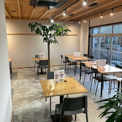 炭焼きお肉とスパイスみとなるの雰囲気2