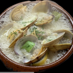 アサリとレモンの白ワイン蒸し