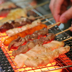 仕込みから串打ち、焼きまでとことんこだわり…