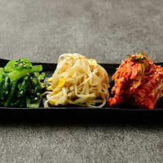 キムチとナムル盛り合わせ