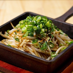 【逸品】爆盛りもやし