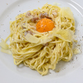 料理メニュー写真&nbsp;5.自家製パンチェッタのカルボナーラ