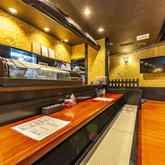 最大25名様までの貸切が可能です。特別なイベントやパーティー、ビジネスの会食などに最適なプライベート空間を提供いたします。貸切をご希望の場合は、1週間前にご相談いただければ、大歓迎でお待ちしております。お客様のニーズに合わせたプランをご提案いたします。