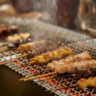 鮮度抜群の国産鶏を使用！こだわりの焼き鳥は1本170円～