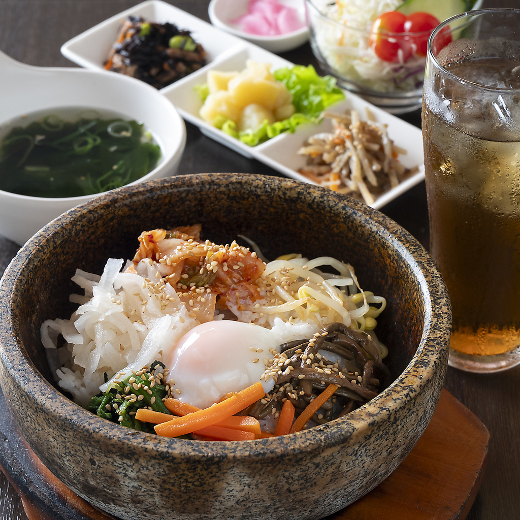 JR磐田駅から徒歩2分の便利な立地にあり、アクセスがいいので、気軽に訪れることができるお店です◎