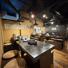 韓国の大衆食堂のような広々した店内