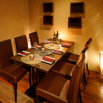 大人な雰囲気が漂う店内は、少人数様から団体様まで幅広いシーンに対応しております◎