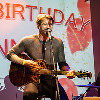 ライブや生演奏をお楽しみください