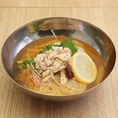 梅しそ蒸し鶏冷麺