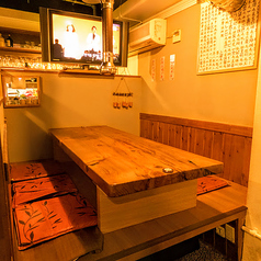 パーテーション付の小上がり半個室をご用意しております！