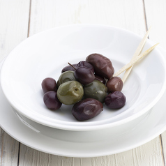 3種のオリーブ盛り合わせ