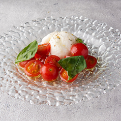 ブラッターチーズのカプレーゼ