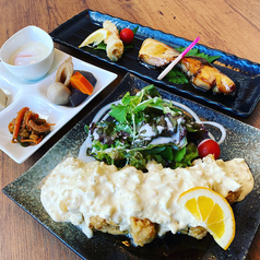 タルタルソースもりもりのチキン南蛮定食
