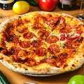 料理メニュー写真 ぺパロニのピザ