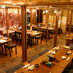 【貸し切り50～80名様】個室＆オープン席をすべて利用した店舗貸し切りは50～80名様まで可能！貸し切り希望の場合は人数、ご予算をお問い合わせください。NET予約問い合わせまたはお電話で受付！お早めの問い合わせがおすすめです。※日～木の平日は貸し切り予約を受付やすくなっております