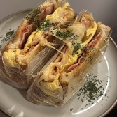 【日替わりメニュー】チーズのまろやかさが癖になる・・・日替わりのメニューの一部になりますので当日パンに何が挟まれているのかはお楽しみに♪