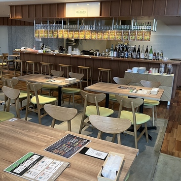 酒場オイオ 富山北口横丁店の雰囲気1