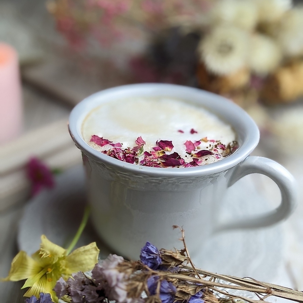 予約なしのカフェ利用もおすすめ、デートや休憩にも使えるカウンター席やソファー席もおすすめ♪