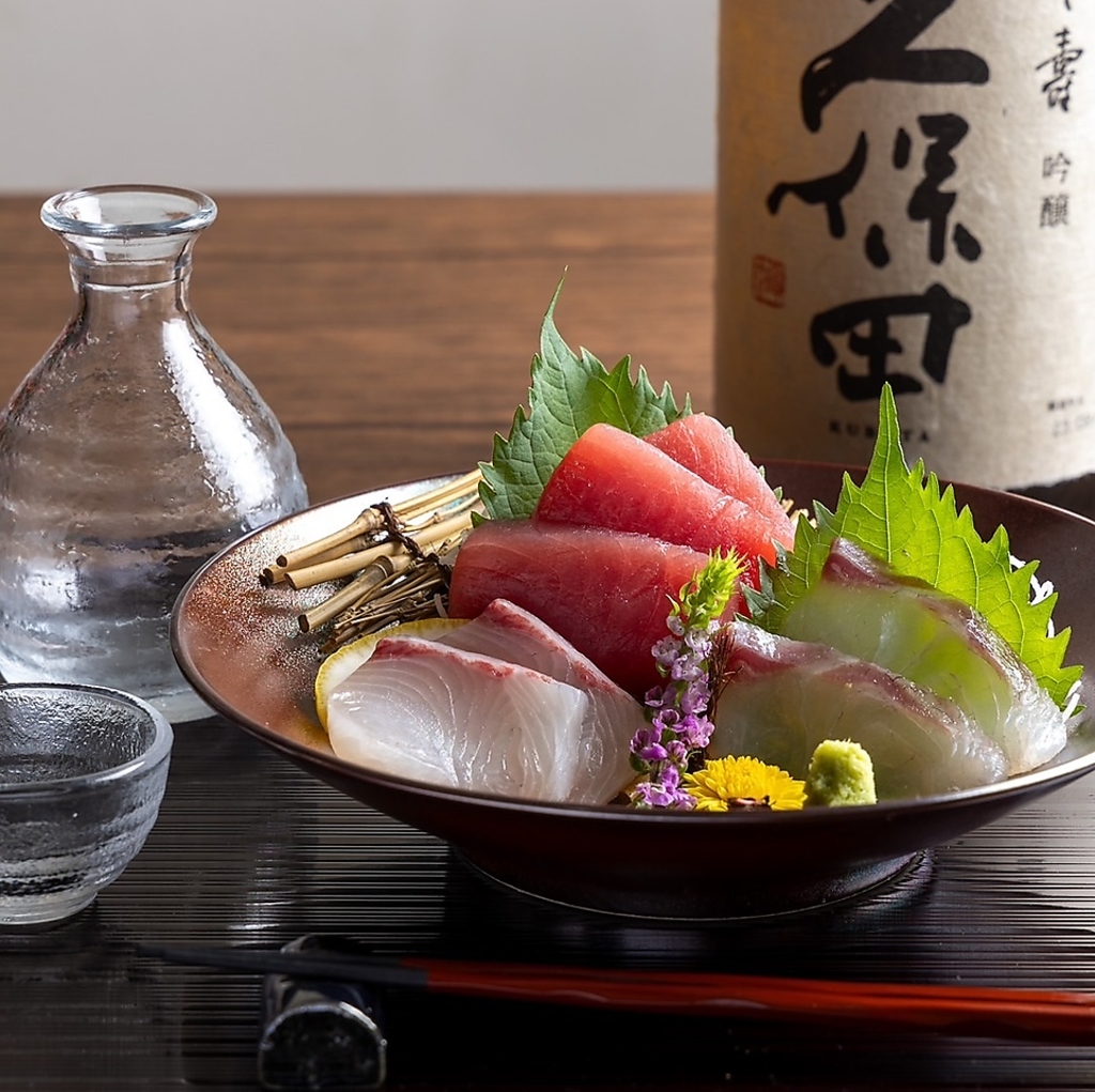 各種飲み放題付きの【コース料理】などもございます。宴会や歓送迎会など、お気軽にご相談ください。