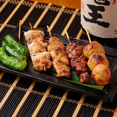 炭火で香ばしく焼き上げる自慢の焼き鳥ランチ