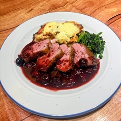 合鴨ロースのロティ～ベリーソース～