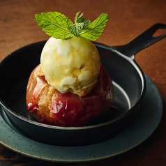 ホット焼きリンゴとバニラアイス
