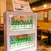 【内装のこだわり】本場韓国の雰囲気を感じていただけるよう、店内にはチャミスルをいたるところに配置しております！明るい空間となっておりますので、ご友人との飲み会や、各種宴会などでぜひご利用ください！