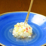 彩りあられを纏った可愛い串茶漬け！お出汁と共に！
