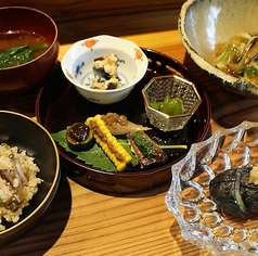 季節感満載、贅沢なランチコースで幸せな味わいを